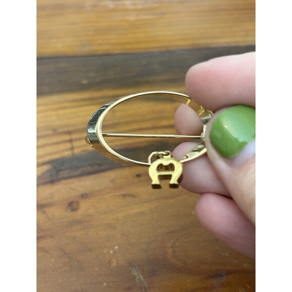 Vintage Gold Tone Aigner Brooch Pin 1” - Picture 3 of 8